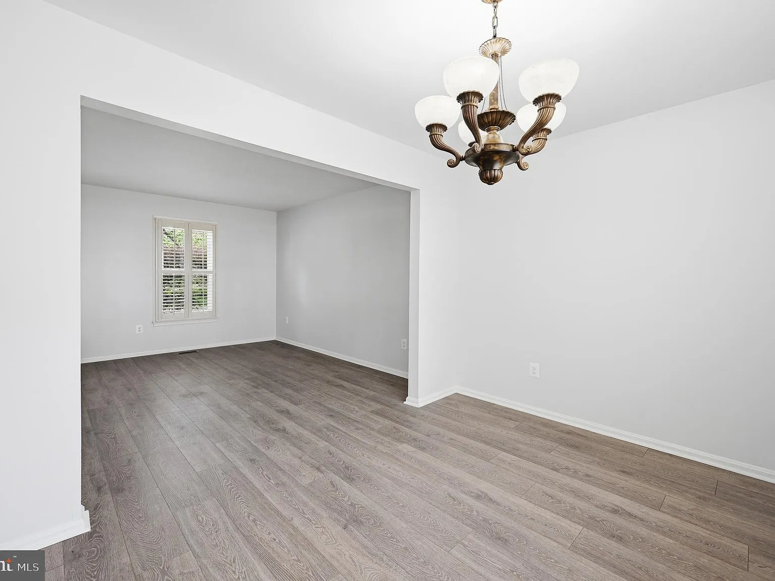 4 bed, 2.5 bath, 1984 sqft, $3,995 — Photo 3