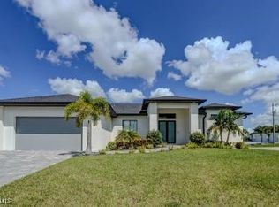 3217 SW 3rd Ln, Cape Coral, FL 33991