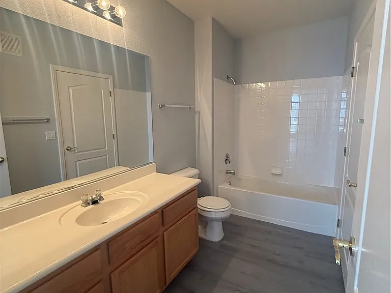 700 Carnegie St #1711 — Photo 9
