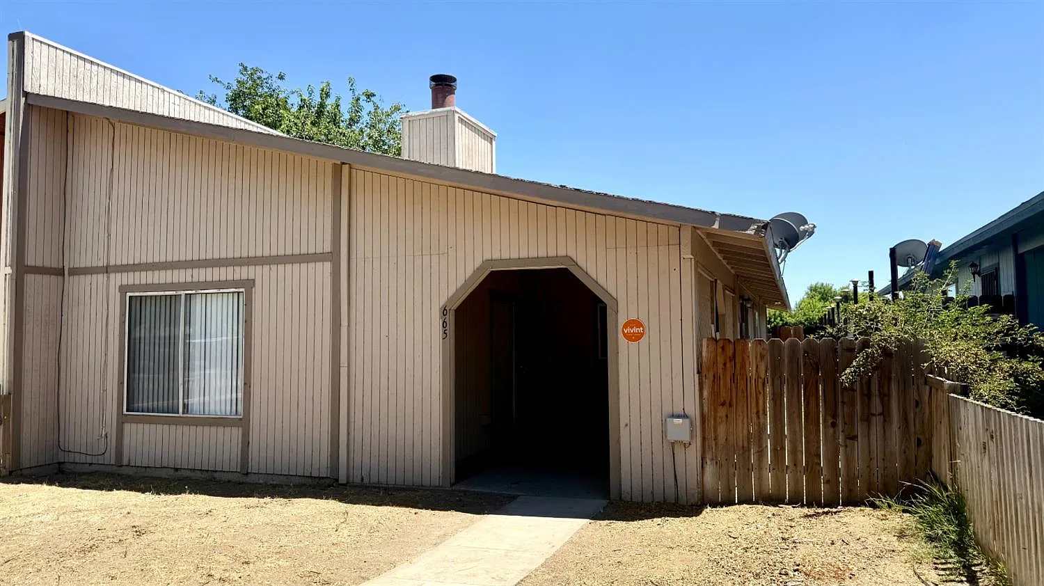 3 bed, 1166 sqft, $1,900 — Photo 1