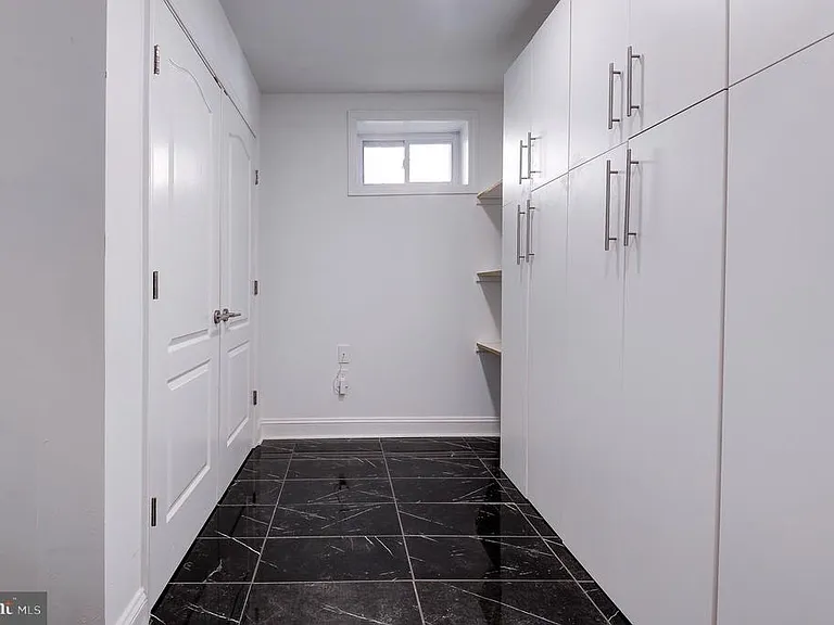 1628 Great Falls St — Photo 10
