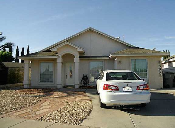 2nd image of 3007 Oak Crest Cir