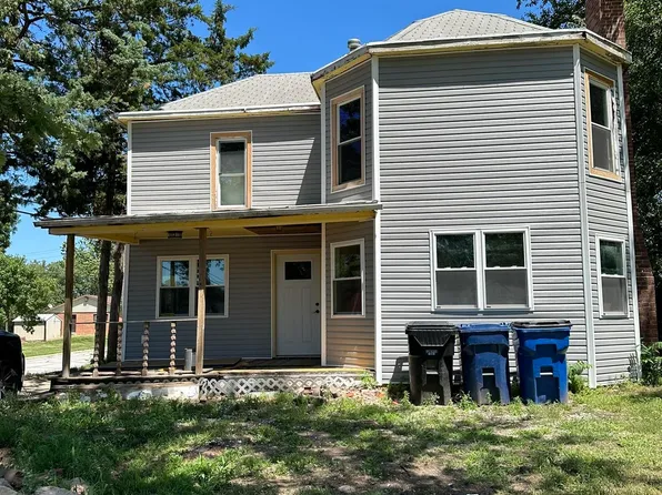 302 Maple St, Friend, NE 68359