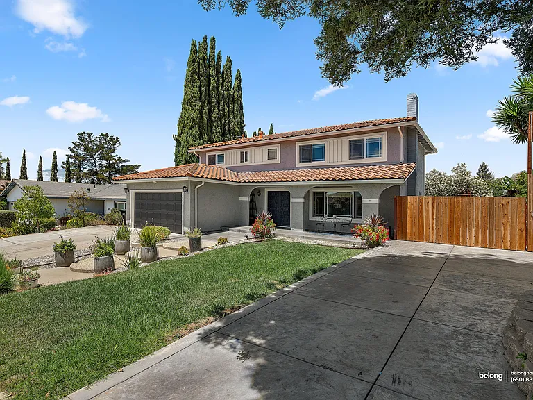 3661 Slopeview Dr — Photo 3