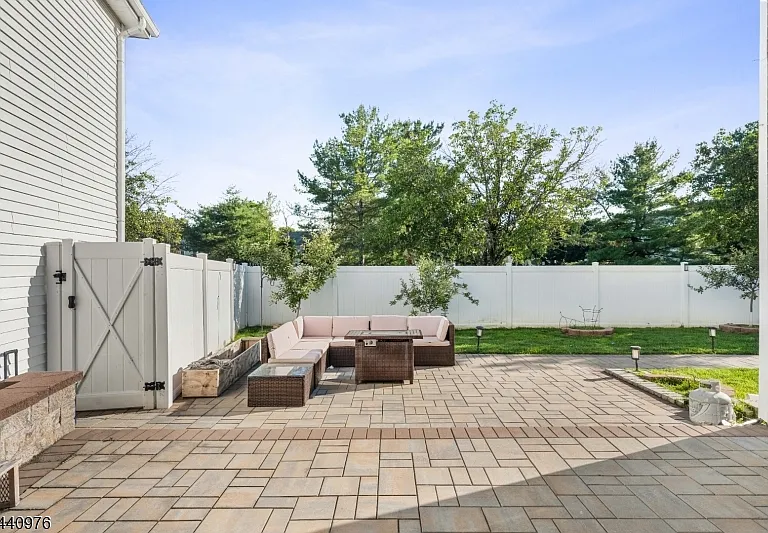 41 Tall Oaks Ct — Photo 31