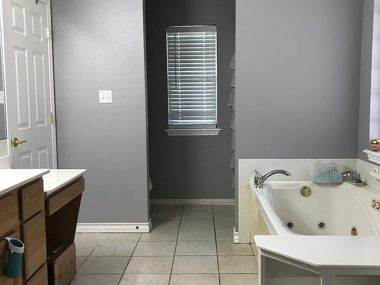 6734 Northgate Dr — Photo 17