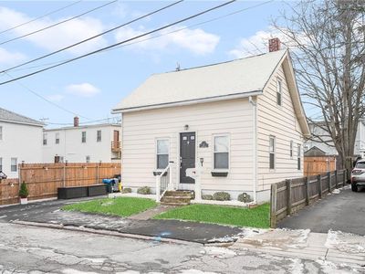 8 Potter Ave, West Warwick, RI, 02893