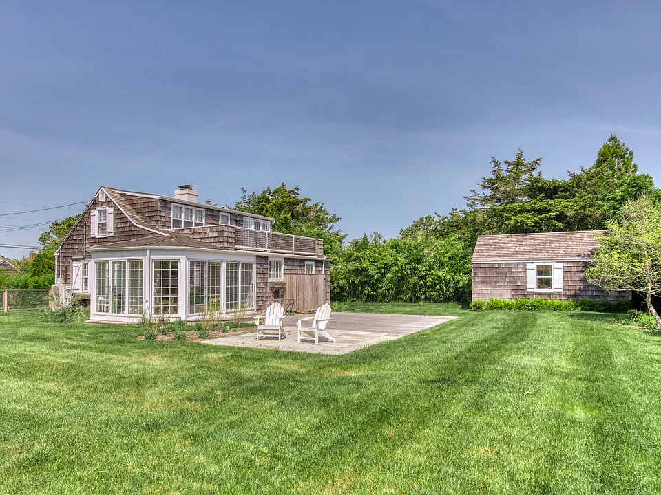 77 Gardiner Dr