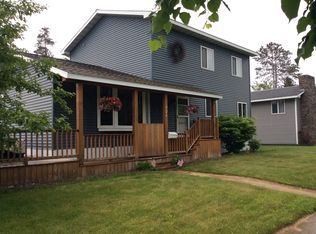 324 Dakota Ave, Gladstone, MI 49837