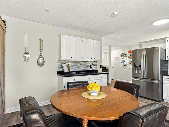 3rd image of 14 Blue Avocado Ln