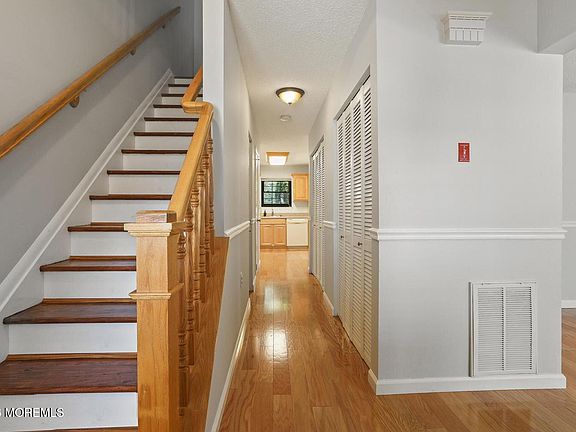 5th image of 201 Larkspur Lane