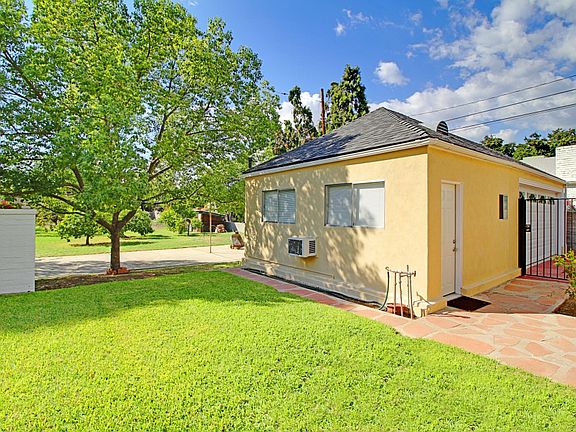 GUEST HOUSE