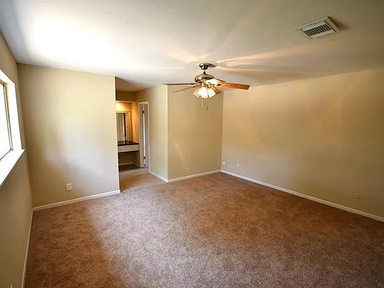 11211 Ash Creek Dr — Photo 12
