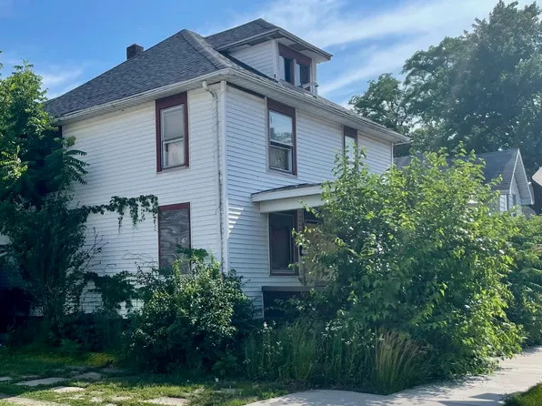 210 W 11th St, Michigan City, IN 46360