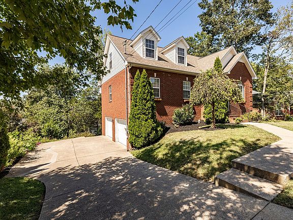 5th image of 3704 Henricks Hill Dr