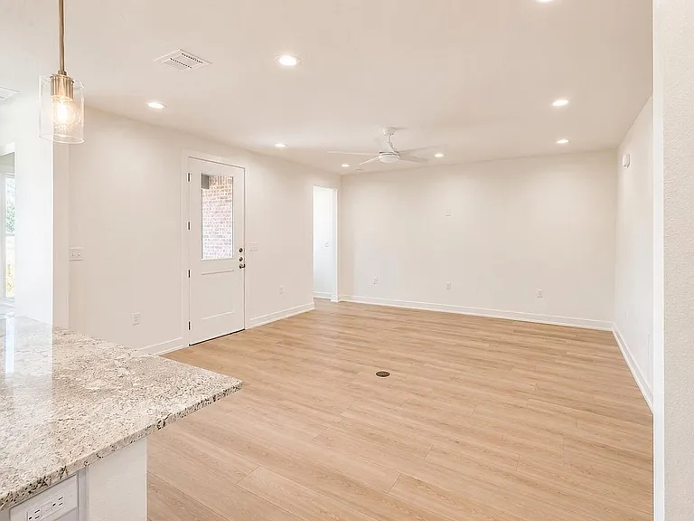 317 Cowboy Ln — Photo 18