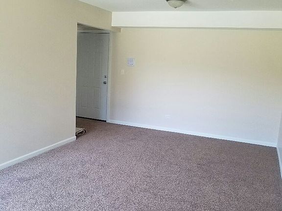 3rd image of 800 E 191st Pl APT 402