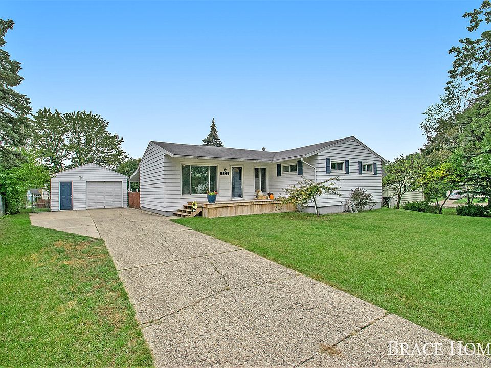 1st image of 2125 Daylor Dr NE