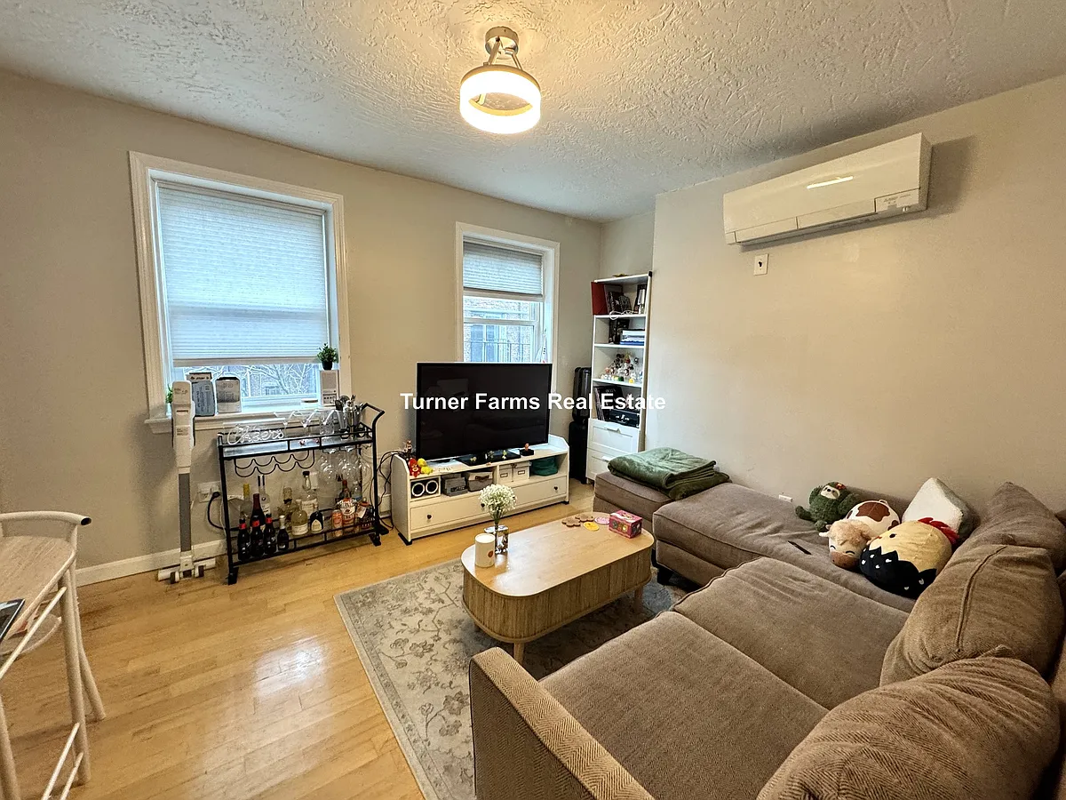 Building Photo - 93 Hudson St #3