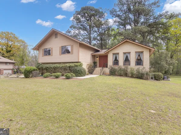 150 Thornton Dr, Fayetteville, GA 30214