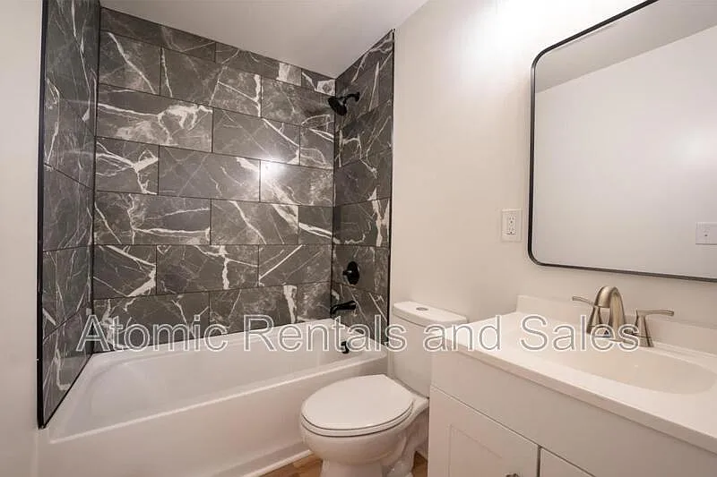 Studio, 1.0 bath, 237 sqft, $785 — Photo 4