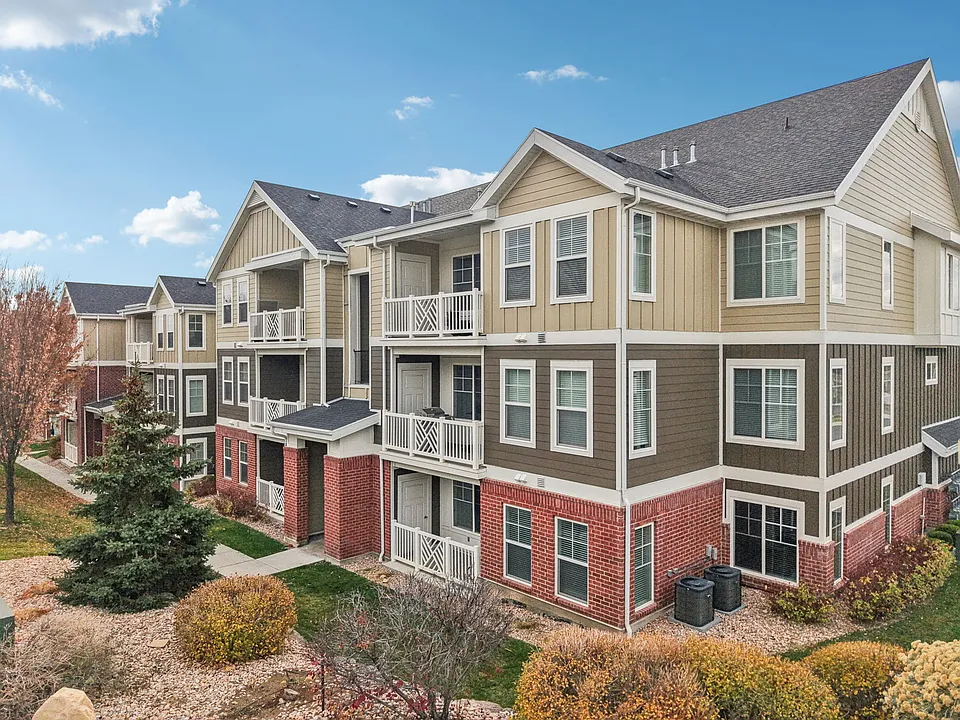 Cresthaven Apartments