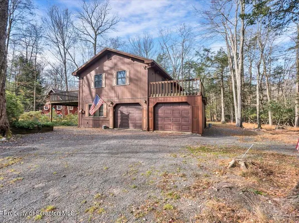 167 S Lehigh River Dr, Gouldsboro, PA 18424