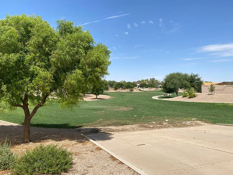 560 E Cactus Wren Dr — Photo 38