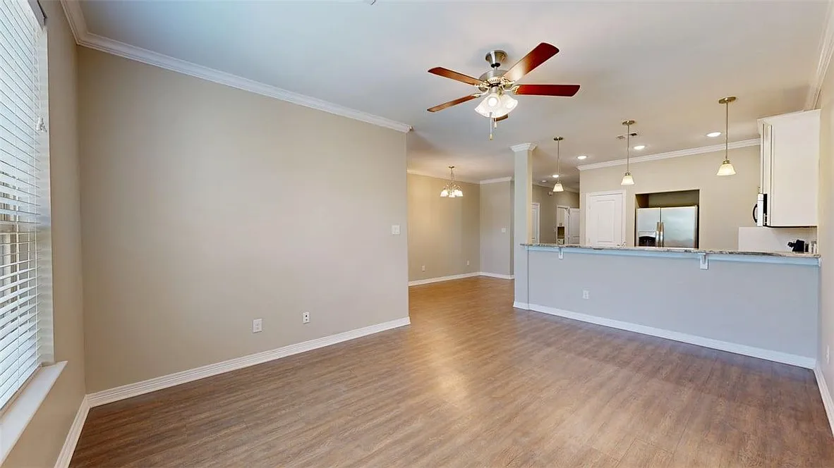 3 bed, 3.5 bath, 1649 sqft, $1,500 — Photo 4