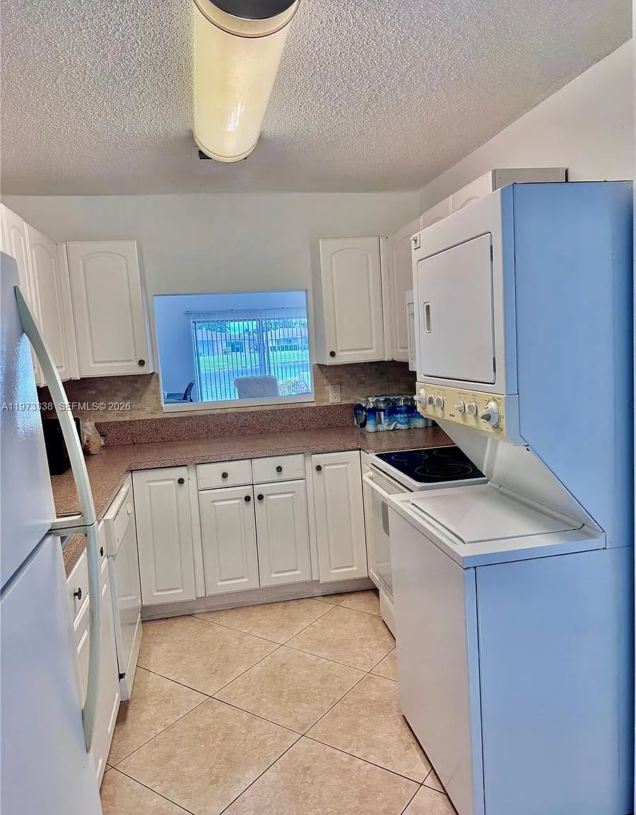 Boca Lakes Condo — Photo 4