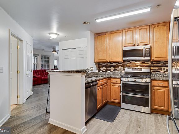 5th image of 45485 Westmeath Way Unit G33