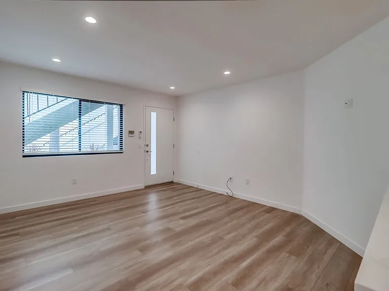 Beautifully Renovated Property perfectly situated between North Park and Normal Heights! — Photo 10