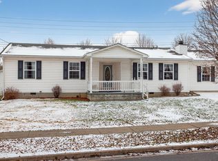 420 Willowbrook Rd, Winchester, KY 40391