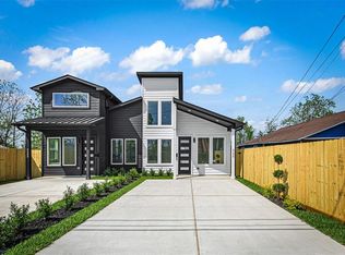 2105 Melbourne St #A, Houston, TX 77026