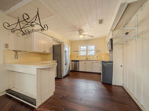 5th image of 1307 N Rodeo St