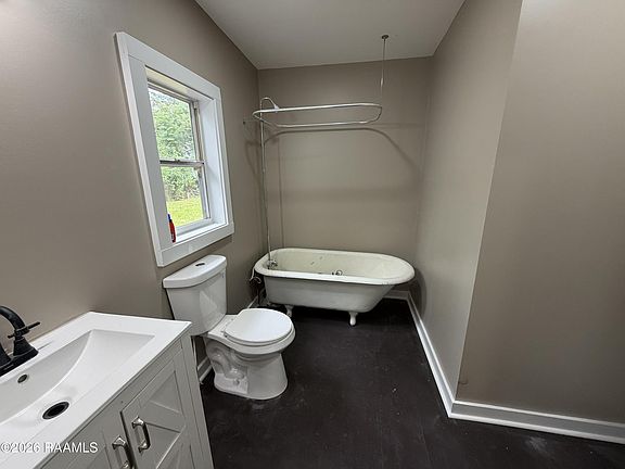 5th image of 116 9th St Unit B