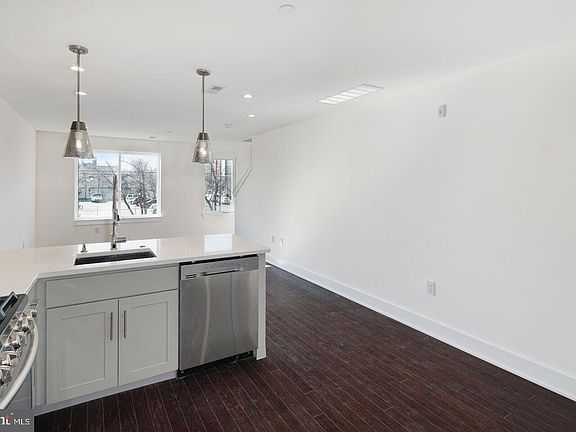 2nd image of 319 W Berks St