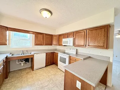 19 Rose Garden Ln #101 — Photo 8