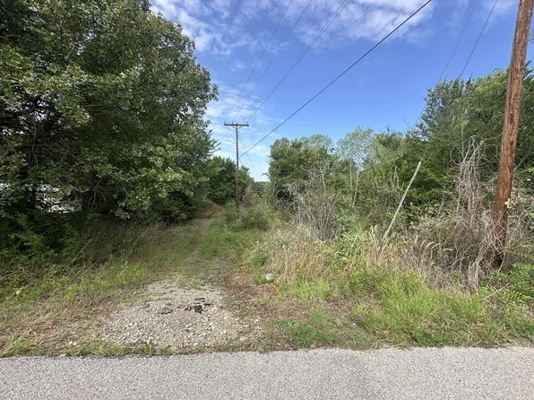 Goliad Dr, Malakoff, TX 75148