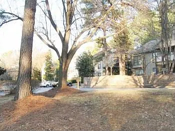 Building Photo 3