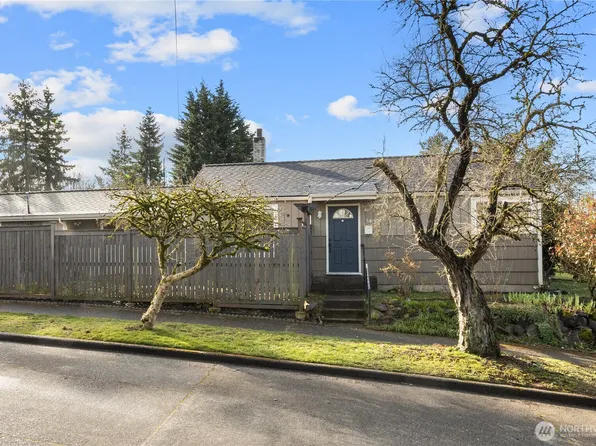 1821 SW Kenyon Street, Seattle, WA 98106