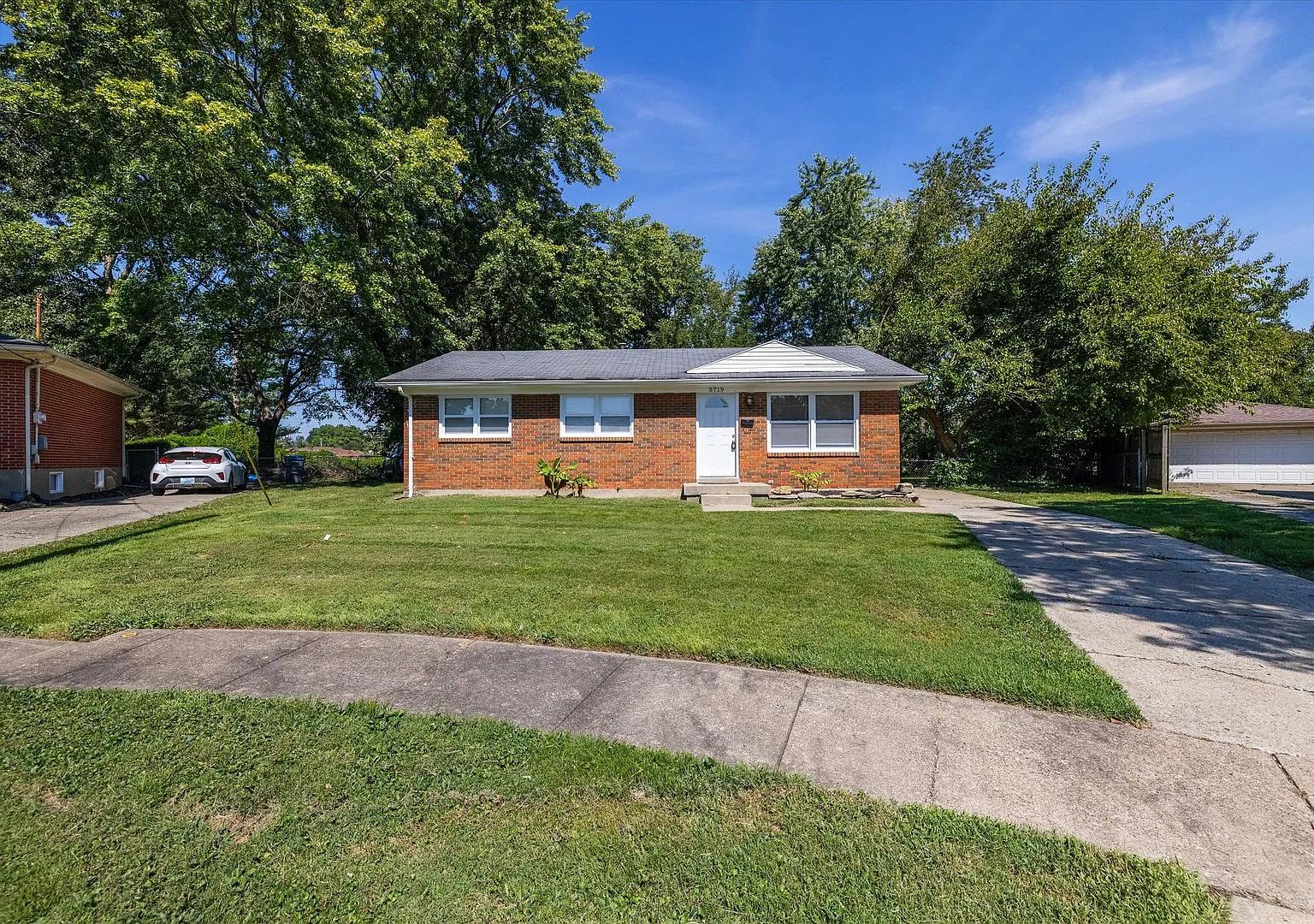 5719 Chestnutwood Way - 3 BR, 1 BA brick ranch with unfinished basement, and HUGE fenced in yard! — Photo 2