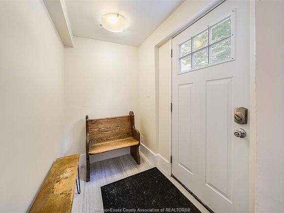 4th image of 1641 Hall Ave