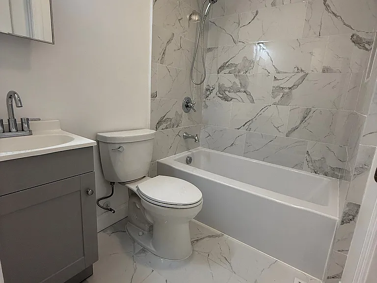 215 Walnut St — Photo 17