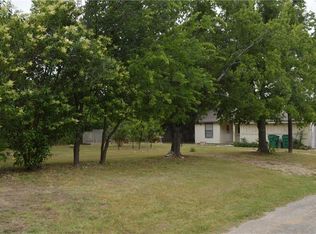 621 E Standifer St, Hamilton, TX 76531