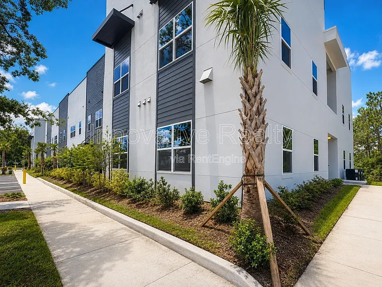 Las Palmas Apartments — Photo 35