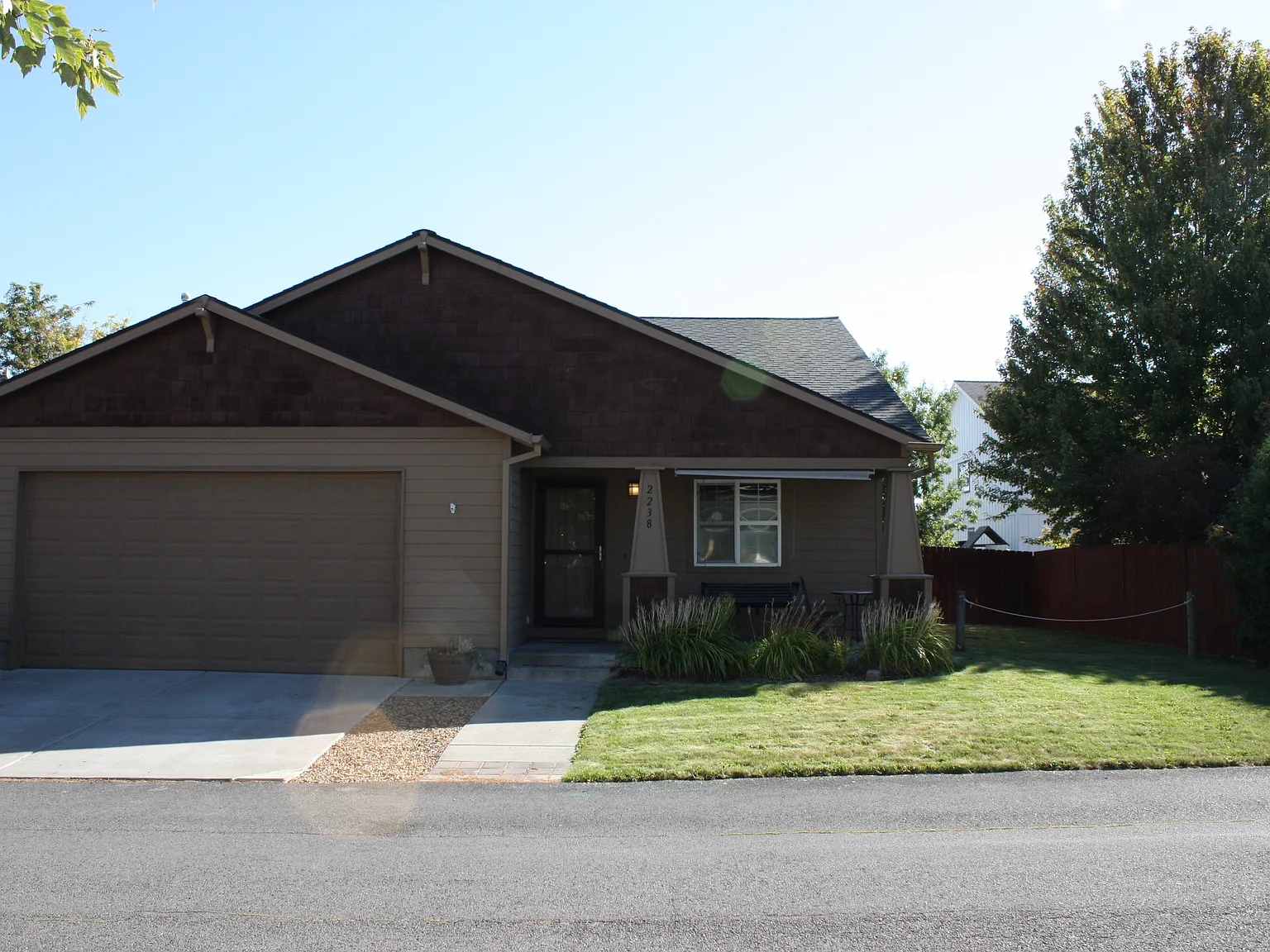 2238 NE Arapahoe Ct — Photo 1