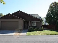 2238 NE Arapahoe Ct