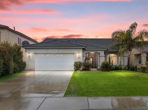 517 New Zealand Dr, Bakersfield, CA 93307