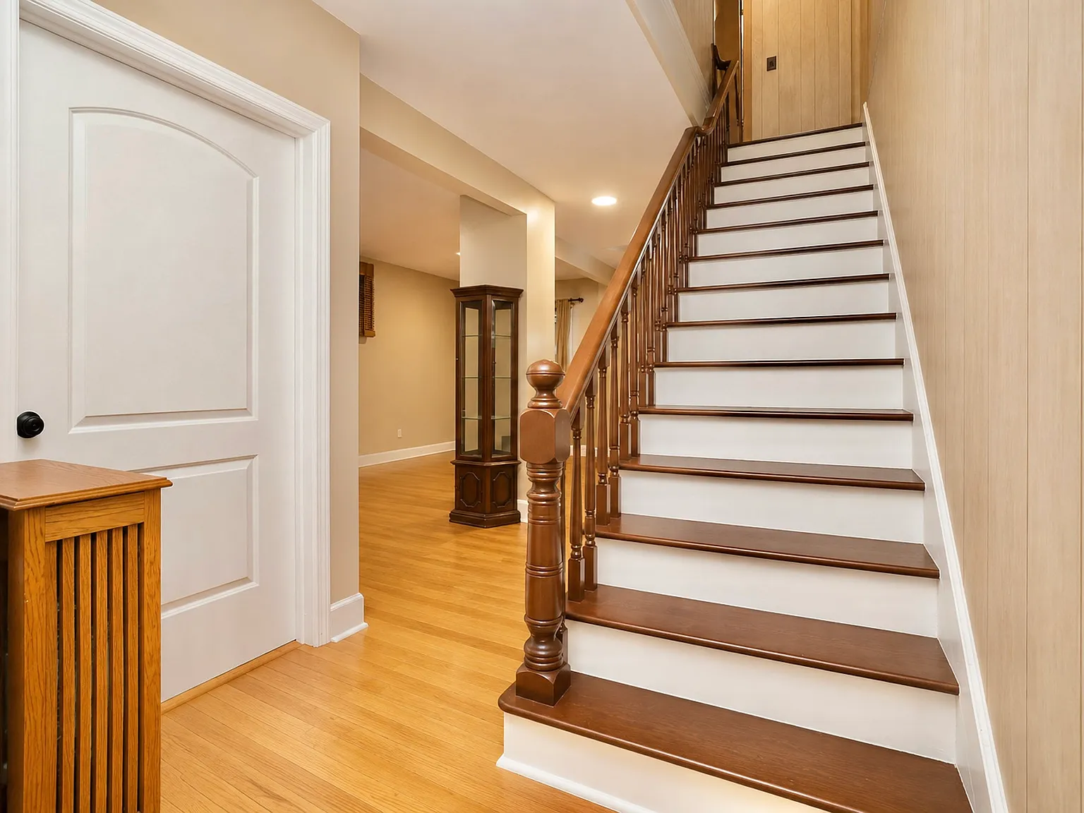 3 bed, 1.5 bath, $3,200 — Photo 2